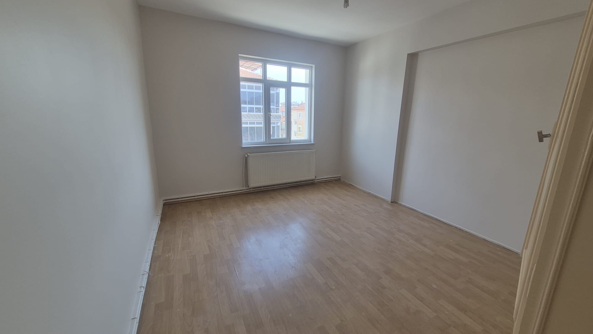 TABDUK EMRE MAHALLESİNDE 1+1 ESYALI 70m² KİRALIK DAİRE