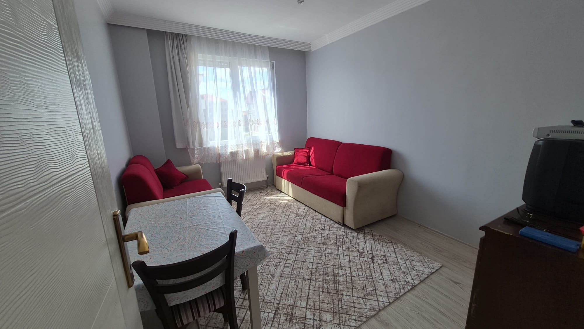 TABDUK EMRE MAHALLESİ 1+1 EŞYALI KİRALIK APART