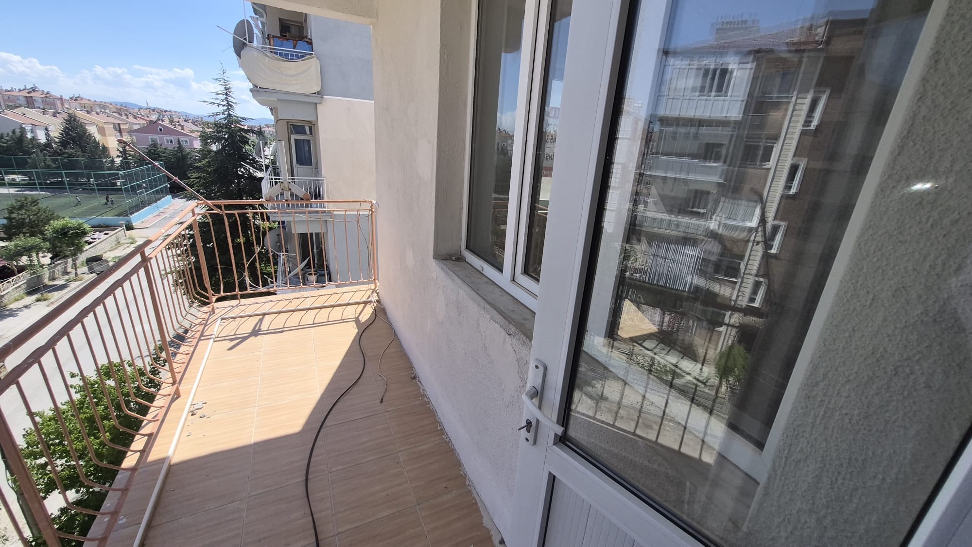AHMET YESEVİ MAHALLESİ BİFA SİTESİ ARA KAT SATILIK FIRSAT DAİRE