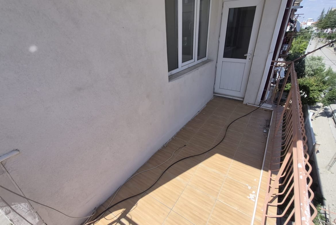 AHMET YESEVİ MAHALLESİ BİFA SİTESİ ARA KAT SATILIK FIRSAT DAİRE