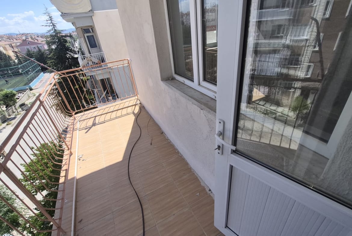 AHMET YESEVİ MAHALLESİ BİFA SİTESİ ARA KAT SATILIK FIRSAT DAİRE