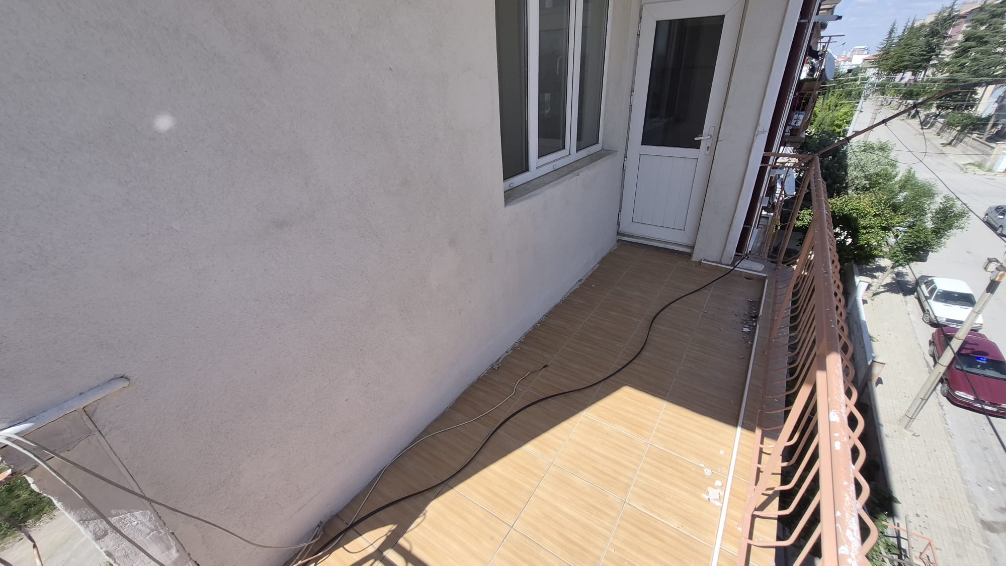 AHMET YESEVİ MAHALLESİ BİFA SİTESİ ARA KAT SATILIK FIRSAT DAİRE