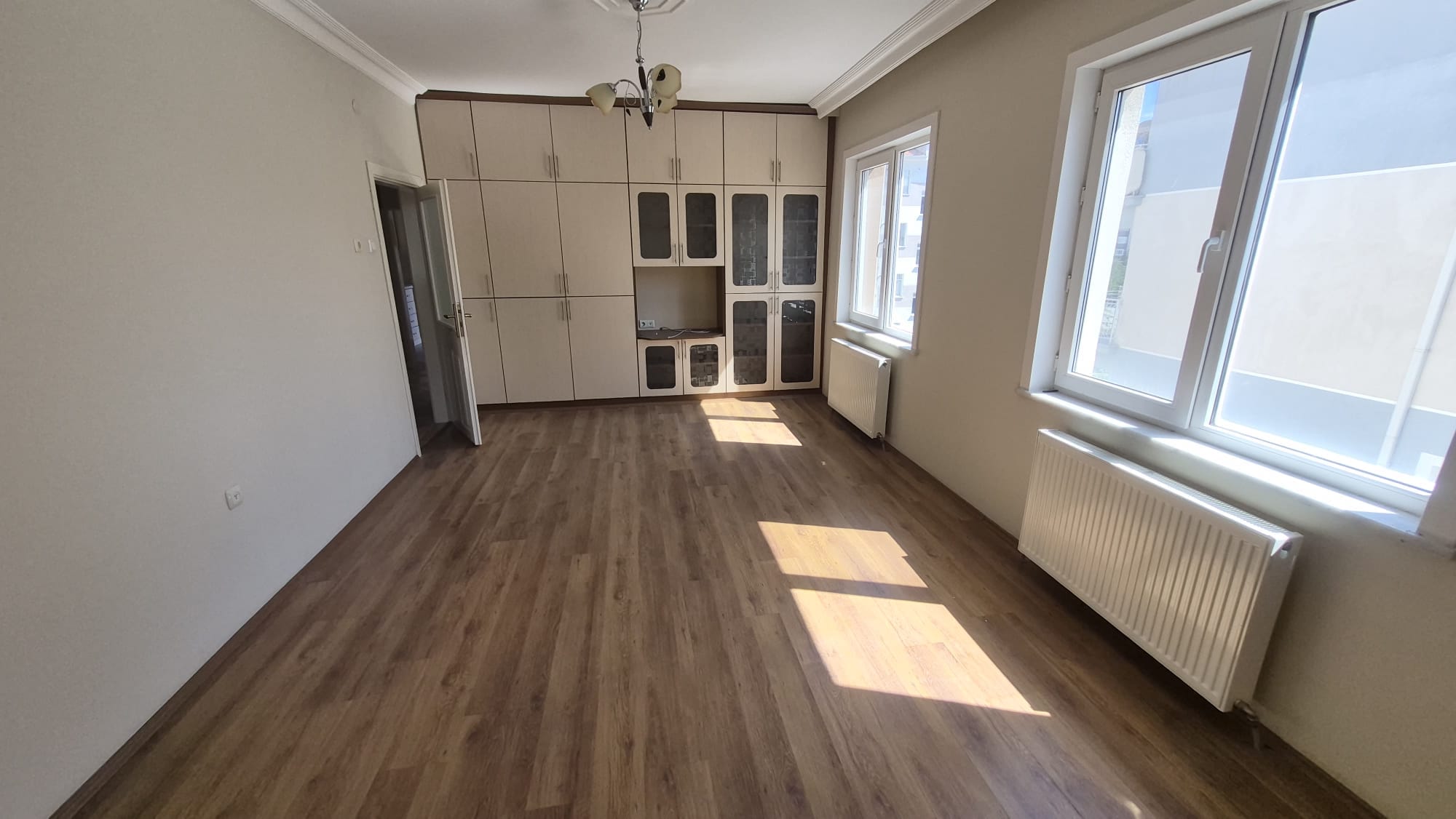 AHMET YESEVİ MAHALLESİ BİFA SİTESİ ARA KAT SATILIK FIRSAT DAİRE
