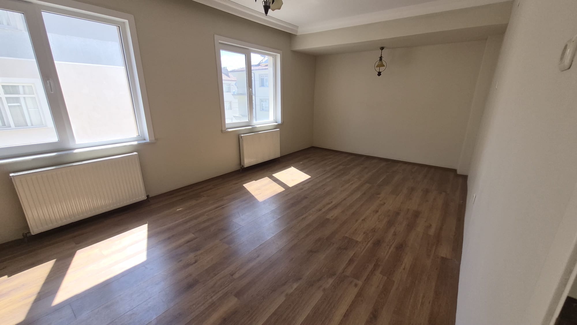 AHMET YESEVİ MAHALLESİ BİFA SİTESİ ARA KAT SATILIK FIRSAT DAİRE