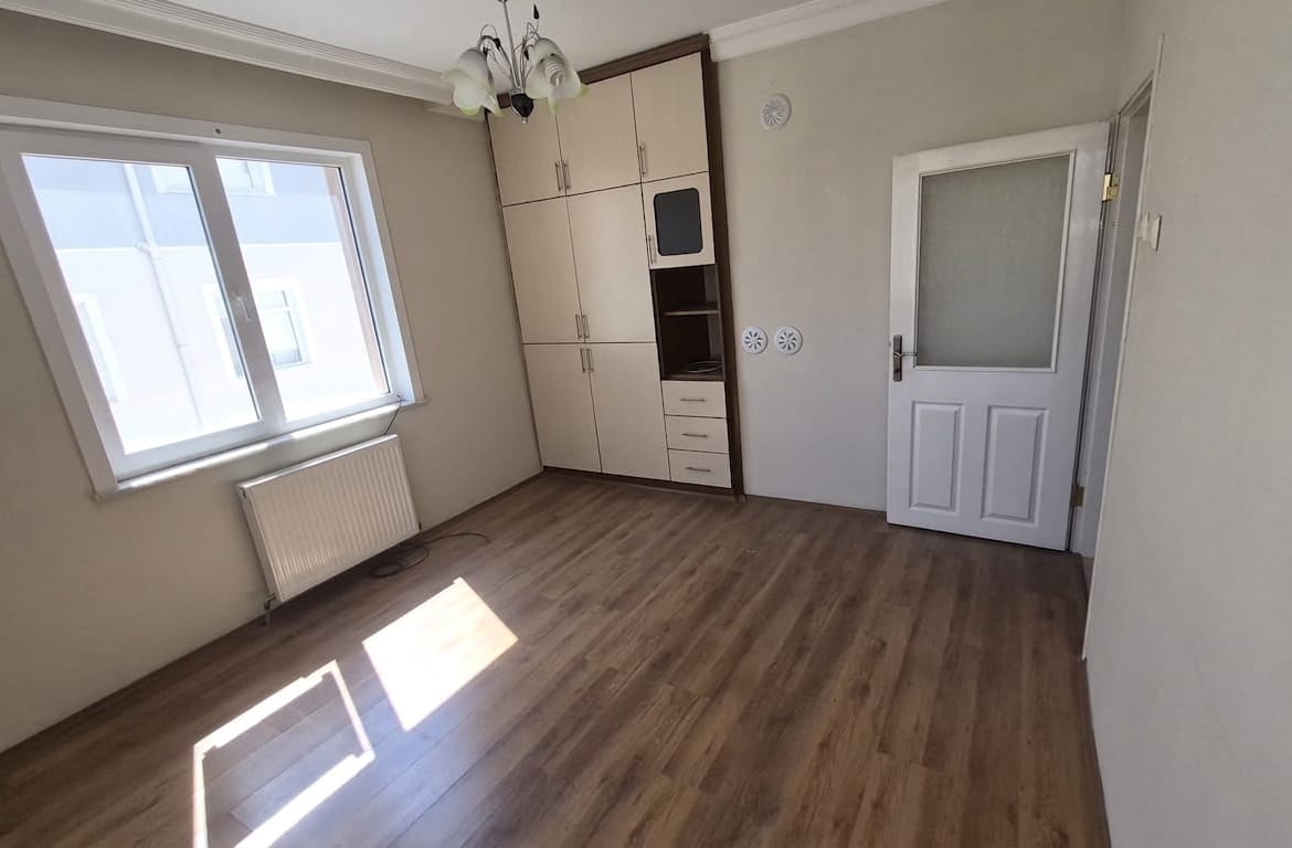 AHMET YESEVİ MAHALLESİ BİFA SİTESİ ARA KAT SATILIK FIRSAT DAİRE