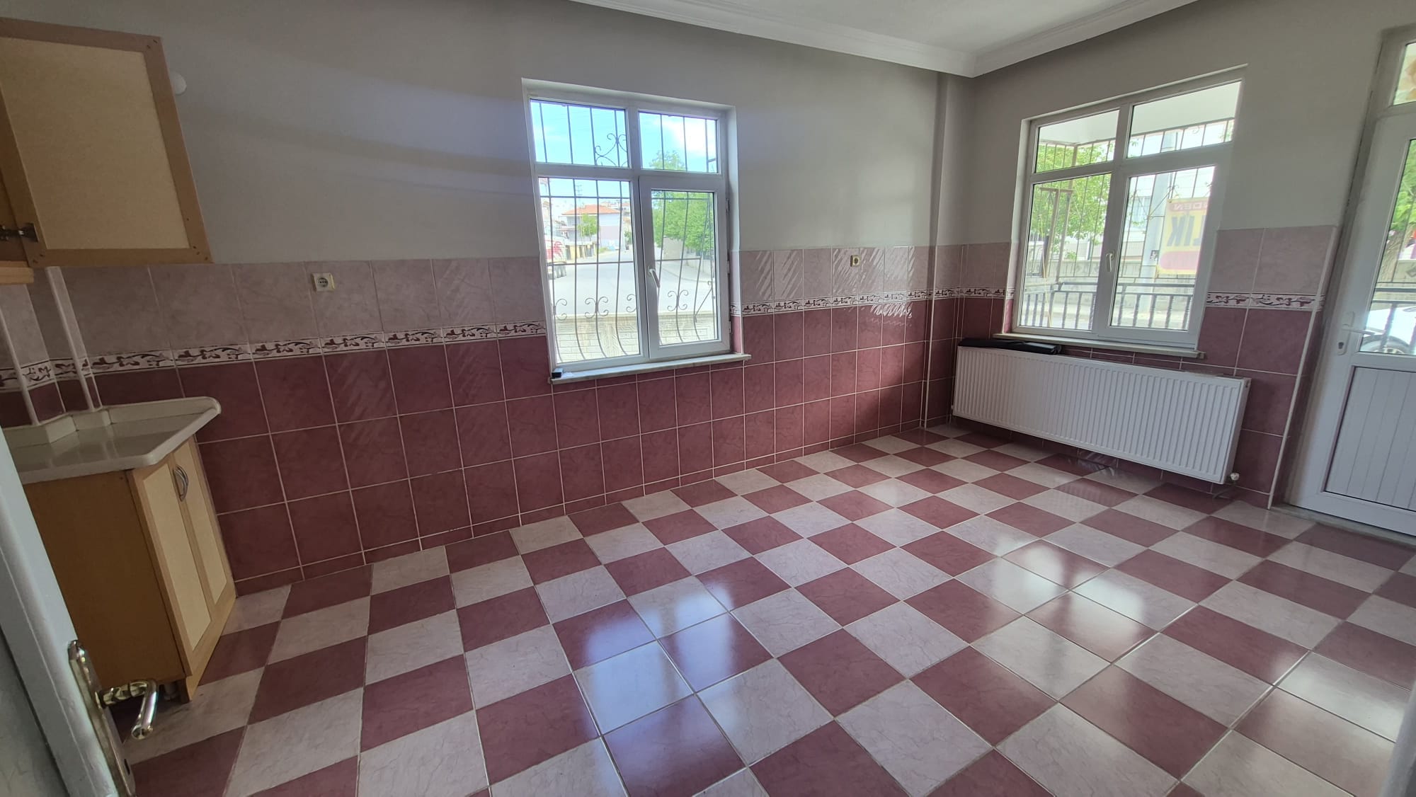 ZEMBİLLİ MAHALLESİ 3+1 YÜKSEK ZEMİN KAT FIRSAT DAİRE