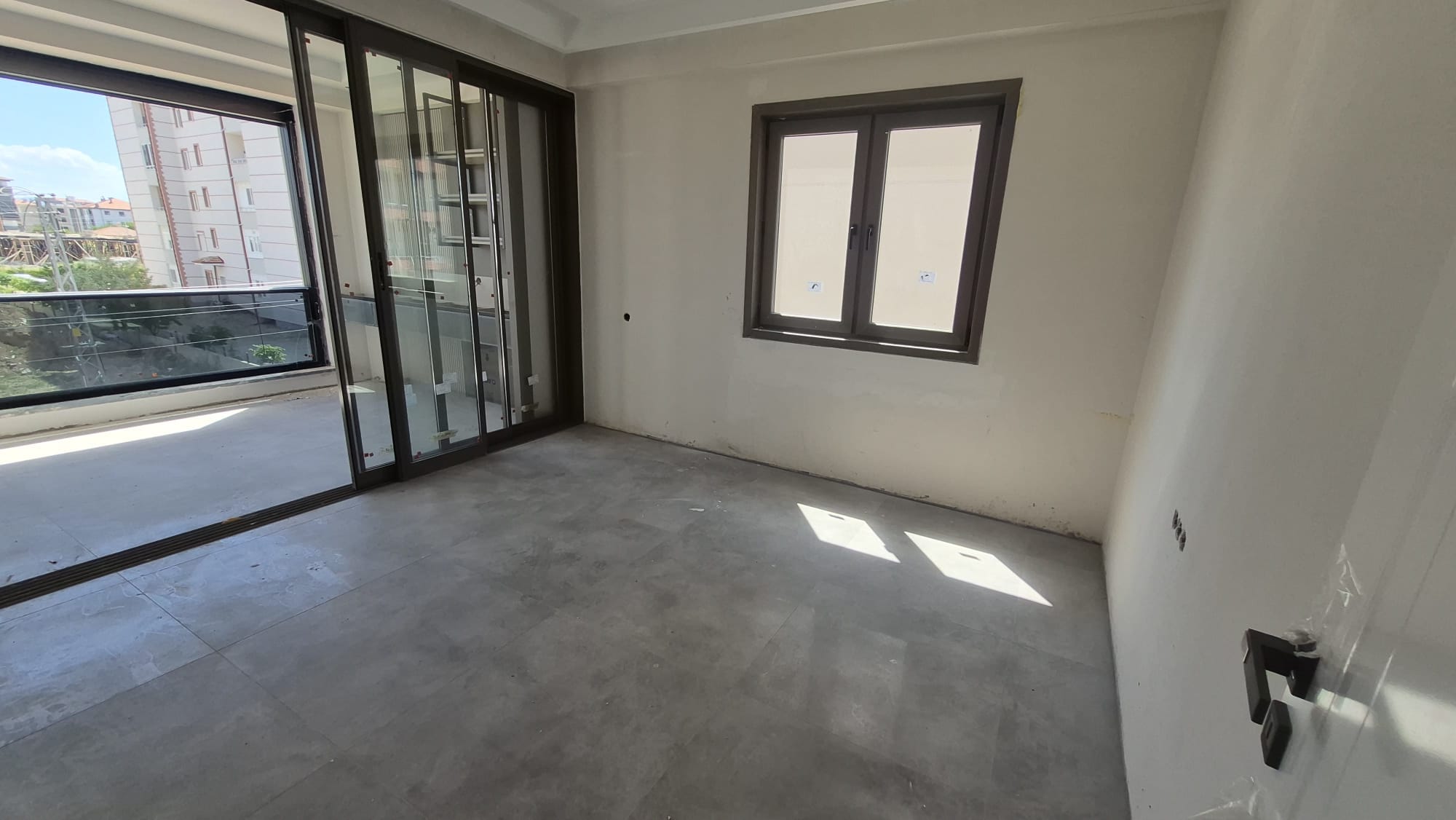 YENİ ŞEHİR MAHALLESİNDE SIFIR LÜKS 3+1 DAİRELER