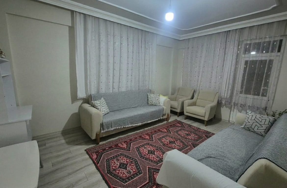 HÜRRİYET MAHALLESİNDE GARAJLI SATILIK FIRSAT DAİRE