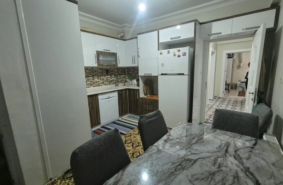HÜRRİYET MAHALLESİNDE GARAJLI SATILIK FIRSAT DAİRE