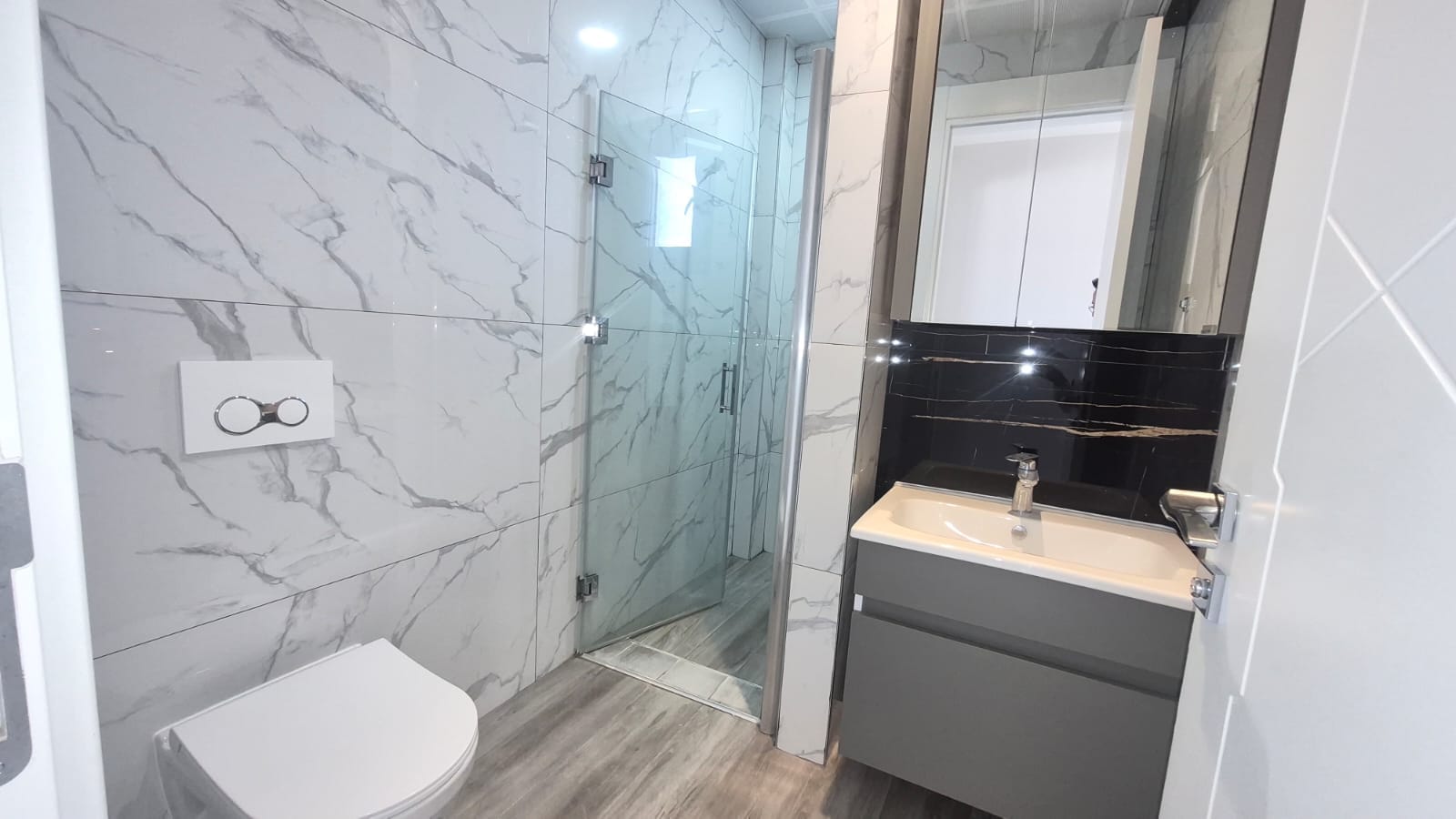 İBRAHİM HAKKI KONYALI MAHALLESİNDE LÜKS 3+1 SATILIK DAİRE