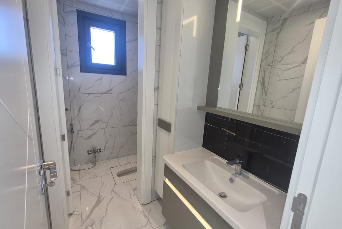 İBRAHİM HAKKI KONYALI MAHALLESİNDE LÜKS 3+1 SATILIK DAİRE