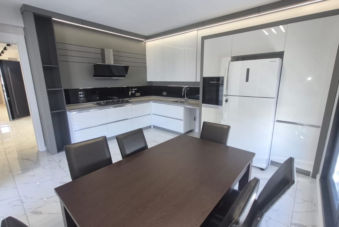 İBRAHİM HAKKI KONYALI MAHALLESİNDE LÜKS 3+1 SATILIK DAİRE