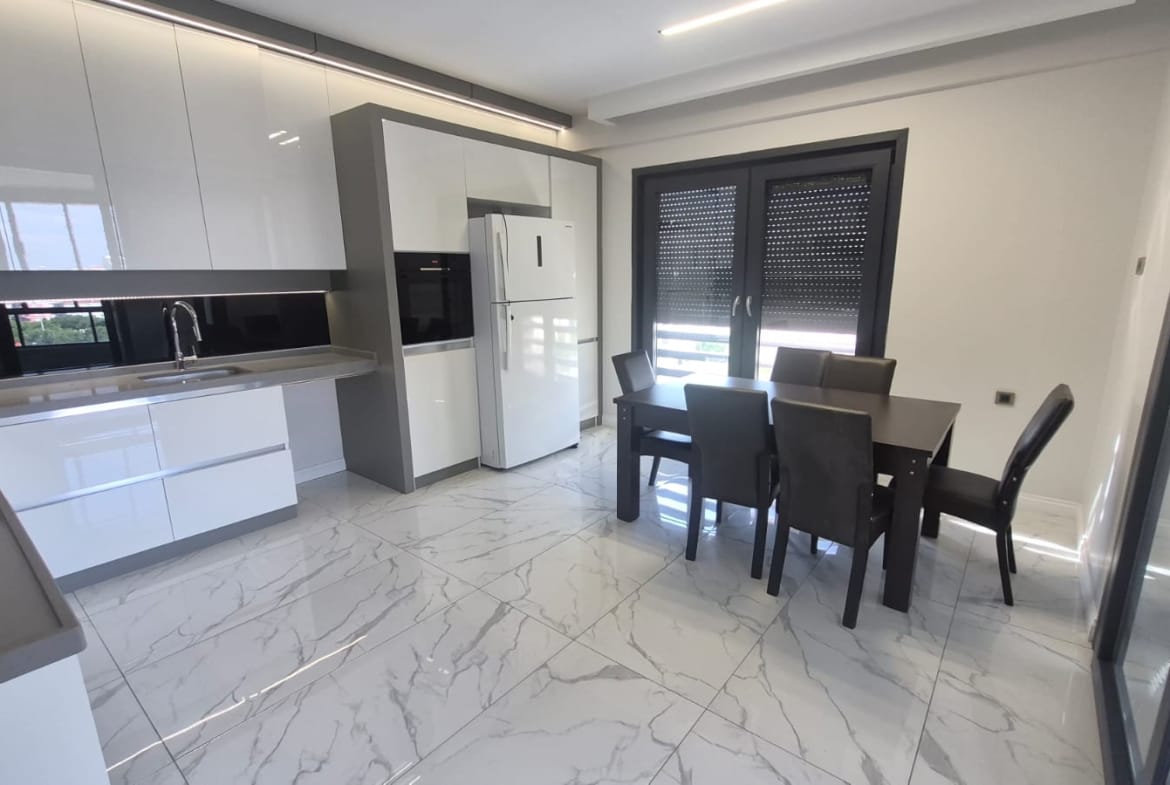 İBRAHİM HAKKI KONYALI MAHALLESİNDE LÜKS 3+1 SATILIK DAİRE