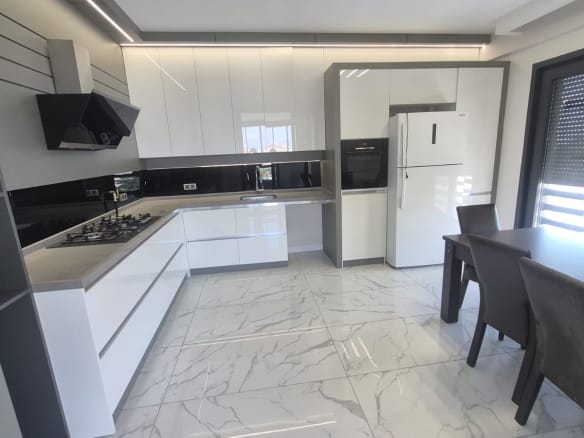 İBRAHİM HAKKI KONYALI MAHALLESİNDE LÜKS 3+1 SATILIK DAİRE