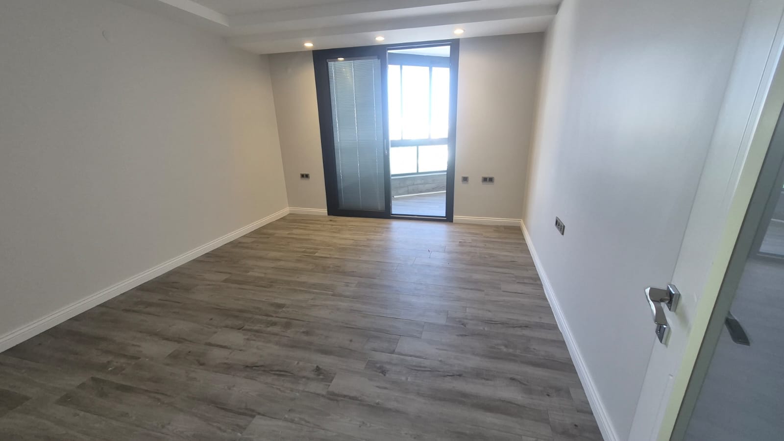 İBRAHİM HAKKI KONYALI MAHALLESİNDE LÜKS 3+1 SATILIK DAİRE