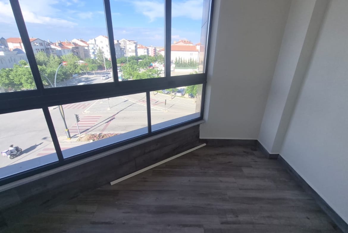 İBRAHİM HAKKI KONYALI MAHALLESİNDE LÜKS 3+1 SATILIK DAİRE