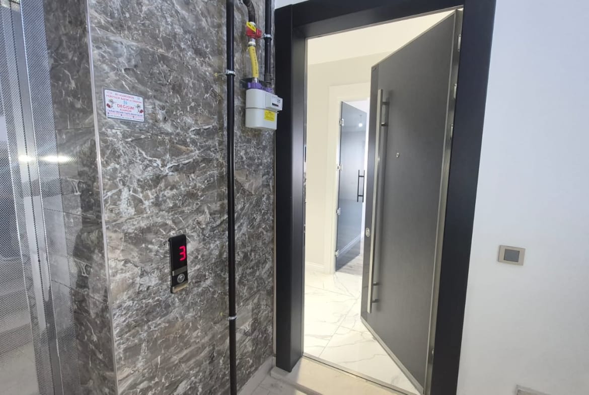 İBRAHİM HAKKI KONYALI MAHALLESİNDE LÜKS 3+1 SATILIK DAİRE
