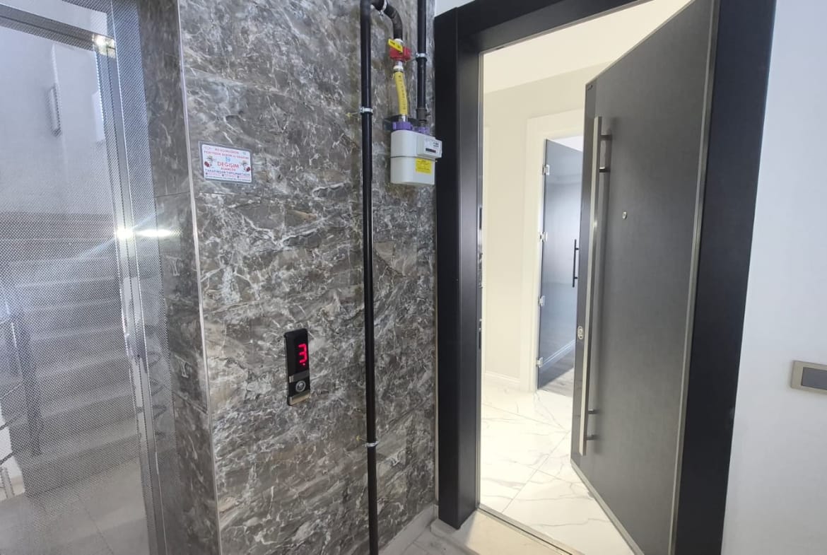 İBRAHİM HAKKI KONYALI MAHALLESİNDE LÜKS 3+1 SATILIK DAİRE