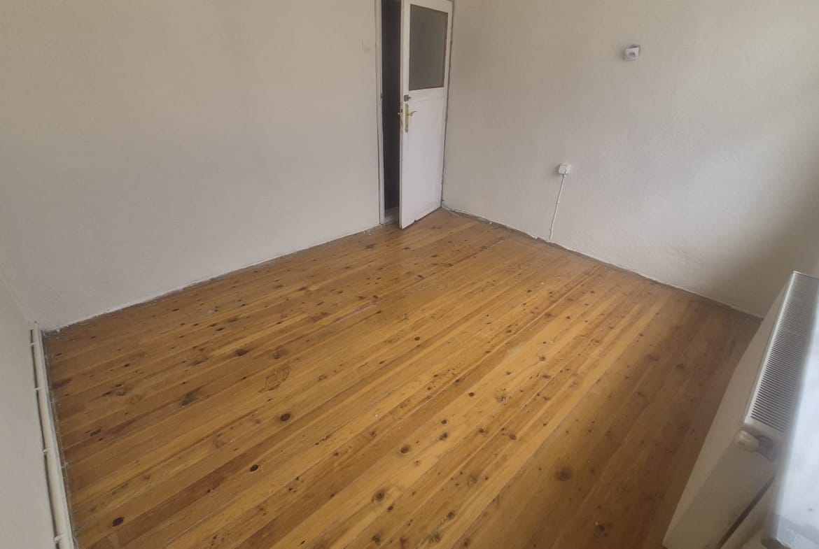 CUMHURİYET MAHALLESİNDE TADİLATLIK FIRSAT DAİRE