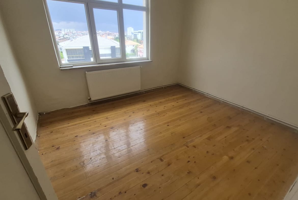 CUMHURİYET MAHALLESİNDE TADİLATLIK FIRSAT DAİRE
