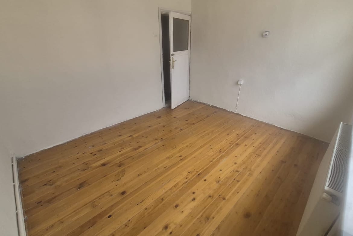 CUMHURİYET MAHALLESİNDE TADİLATLIK FIRSAT DAİRE