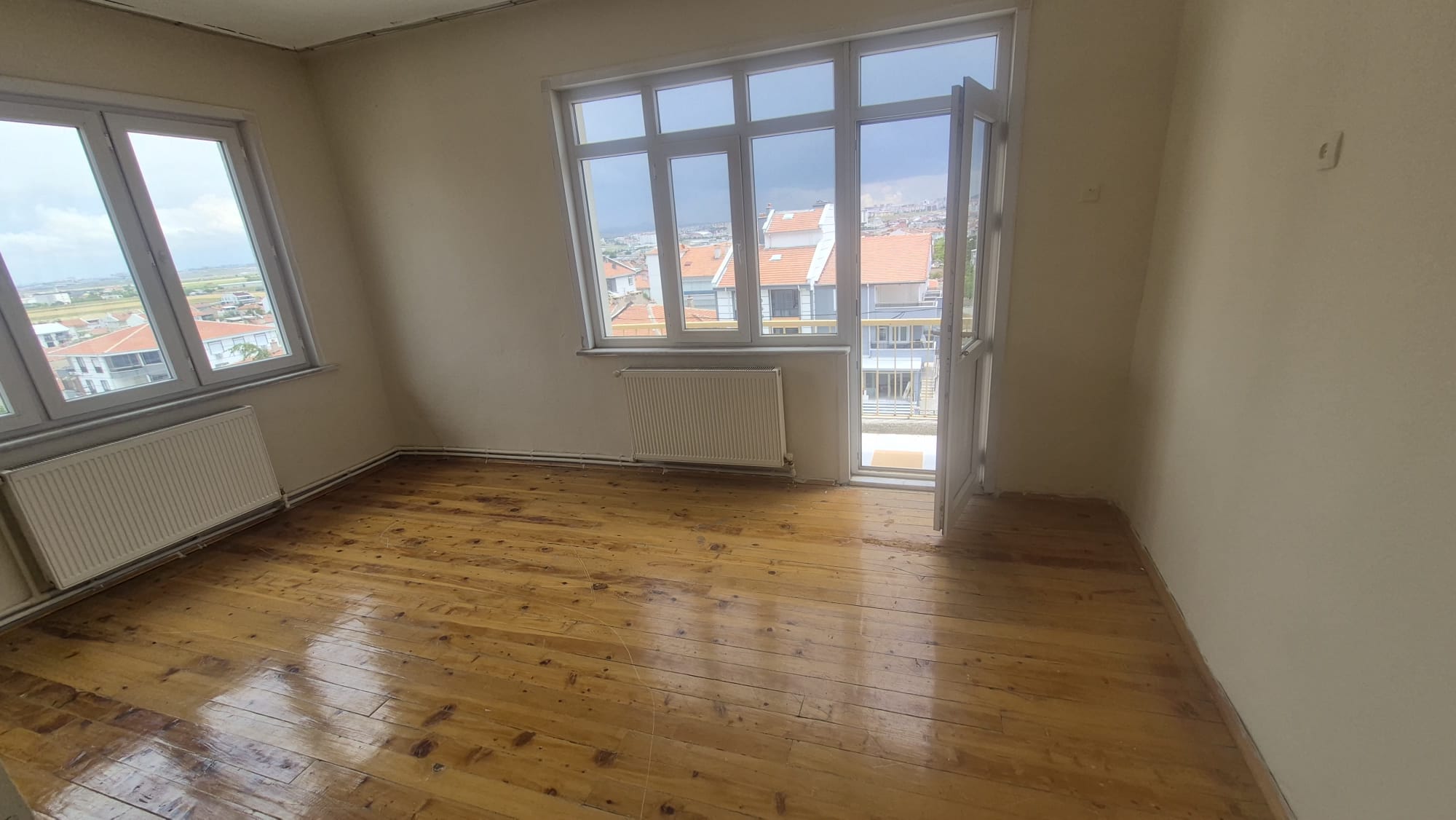 CUMHURİYET MAHALLESİNDE TADİLATLIK FIRSAT DAİRE