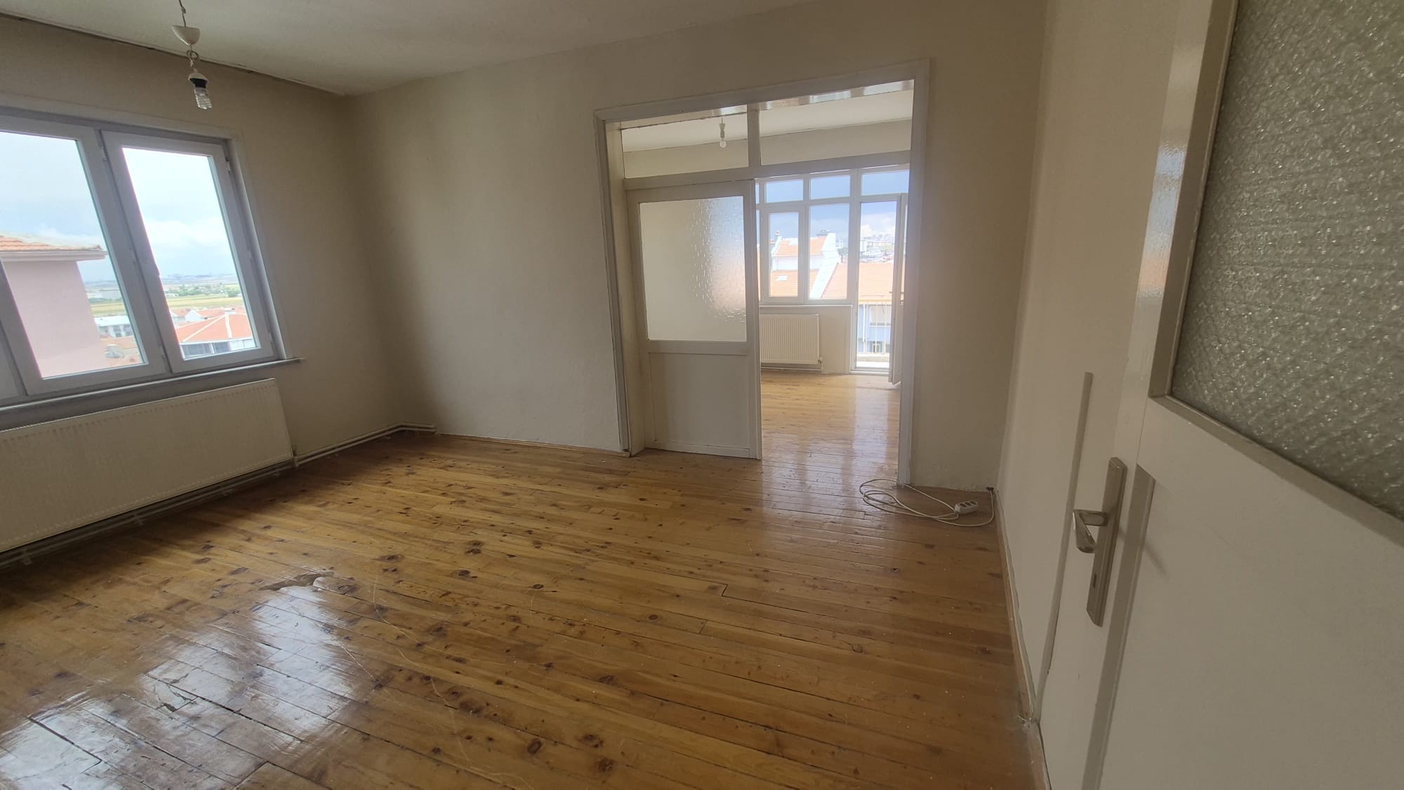 CUMHURİYET MAHALLESİNDE TADİLATLIK FIRSAT DAİRE