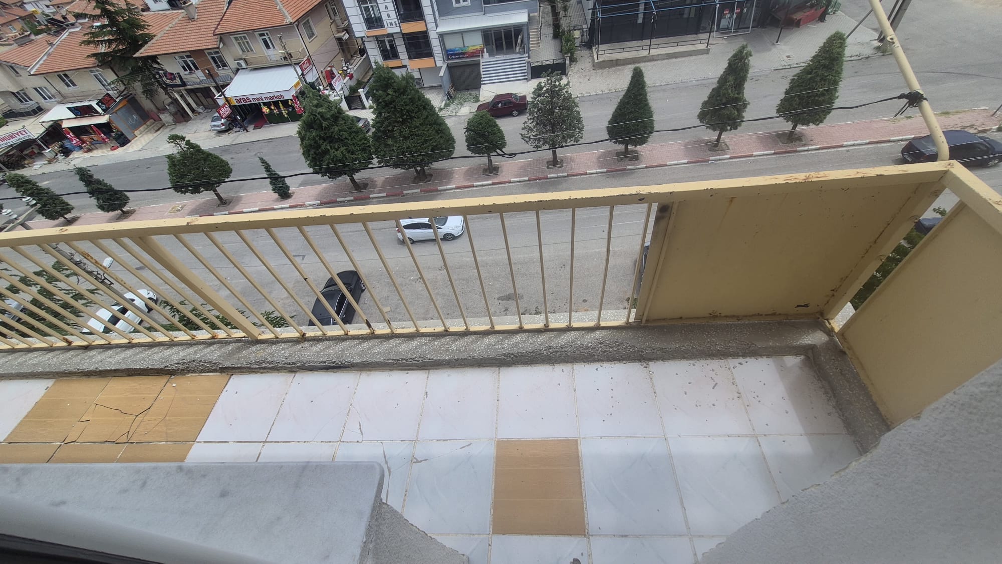 CUMHURİYET MAHALLESİNDE TADİLATLIK FIRSAT DAİRE