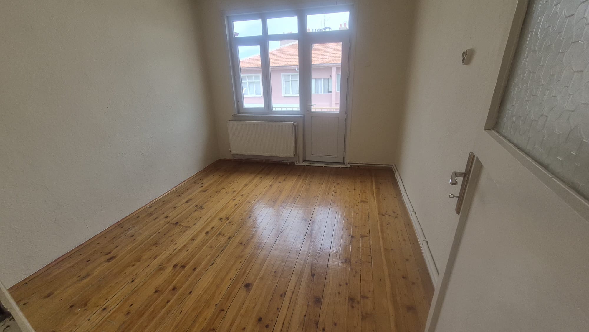 CUMHURİYET MAHALLESİNDE TADİLATLIK FIRSAT DAİRE