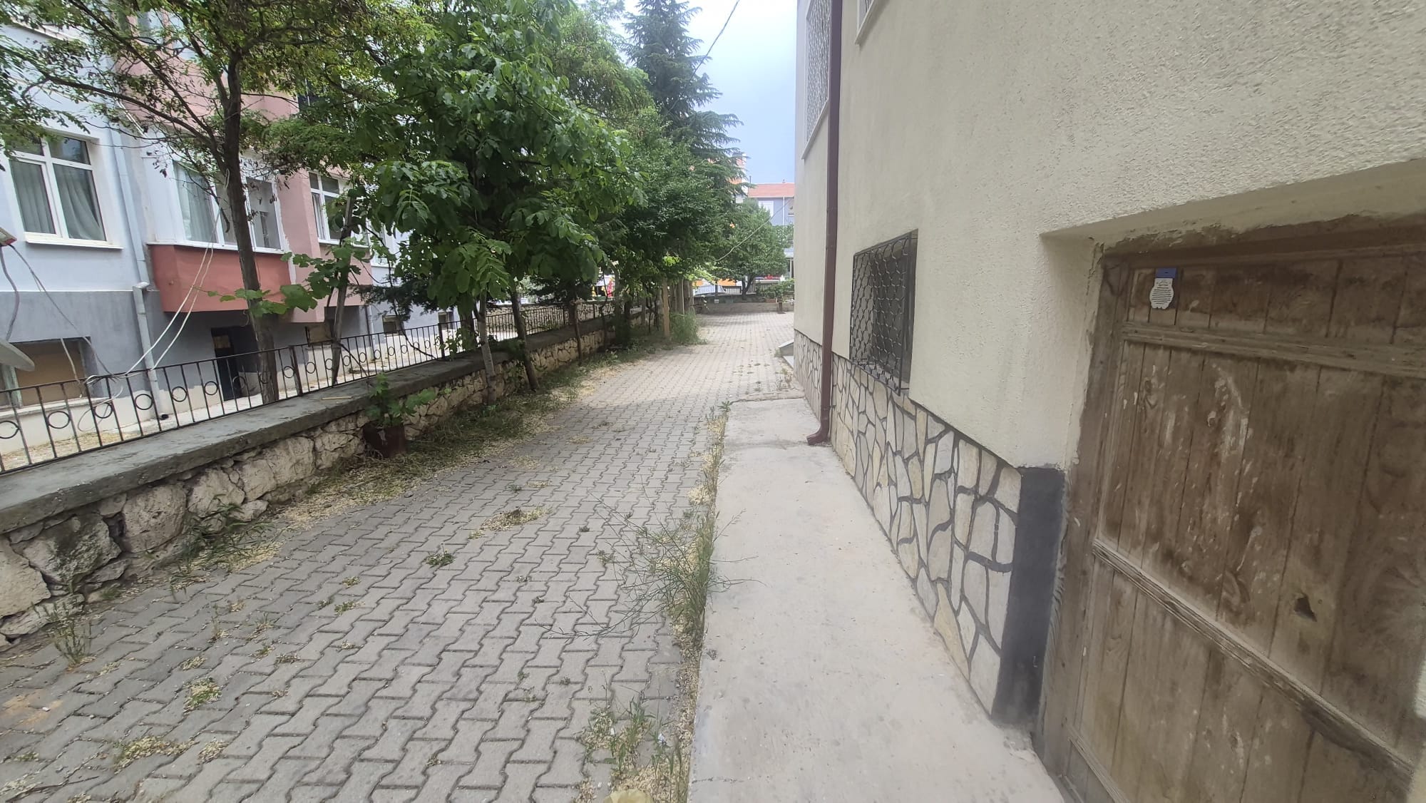 CUMHURİYET MAHALLESİNDE TADİLATLIK FIRSAT DAİRE