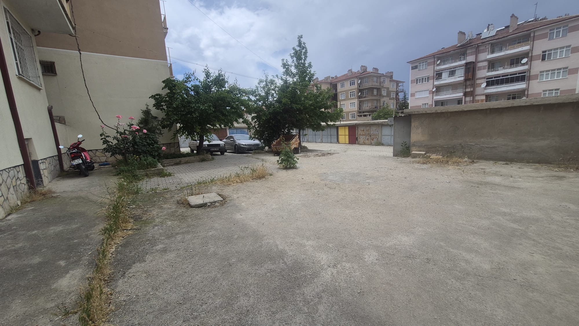 CUMHURİYET MAHALLESİNDE TADİLATLIK FIRSAT DAİRE
