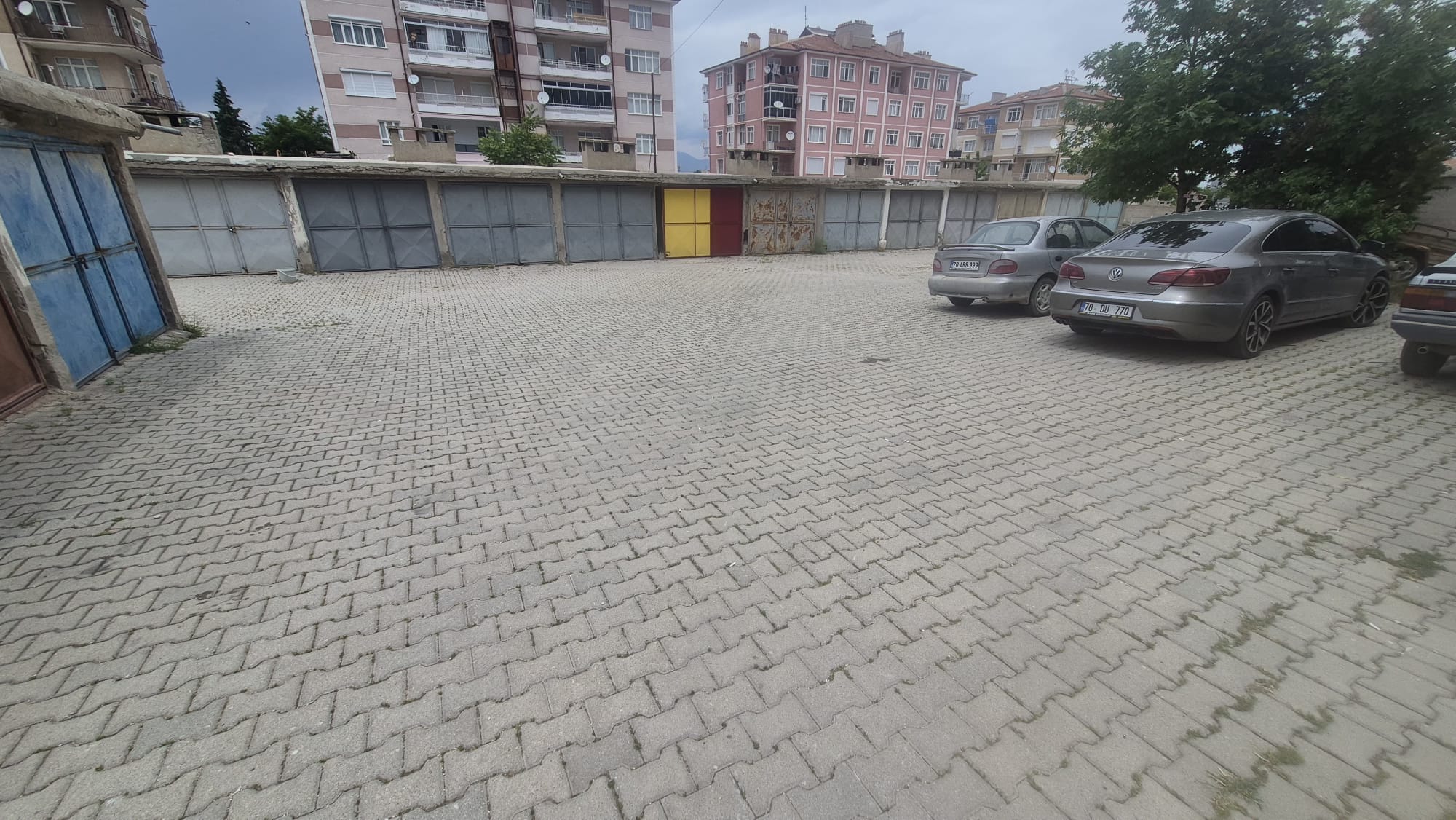 CUMHURİYET MAHALLESİNDE TADİLATLIK FIRSAT DAİRE