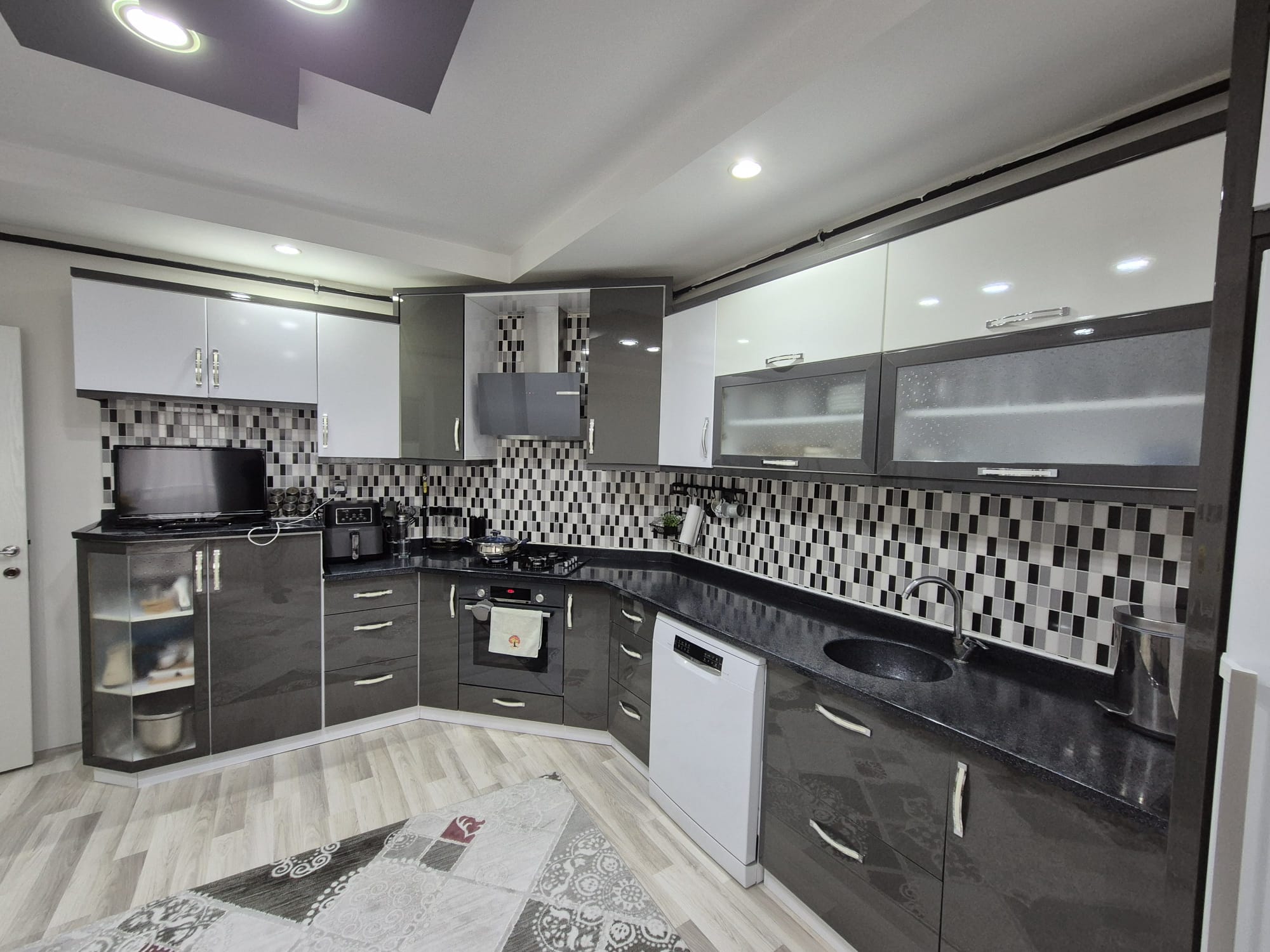 PİRİ REİS MAHALLESİ SATILIK 3+1 DAİRE