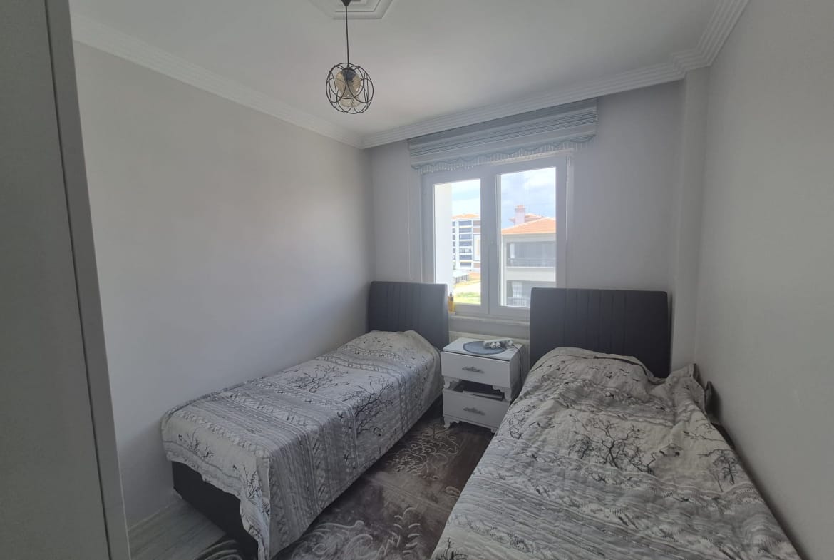 ÇELTEK MAHALLESİNDE 2+1 BİREYSEL GARAJLI FIRSAT DAİRE