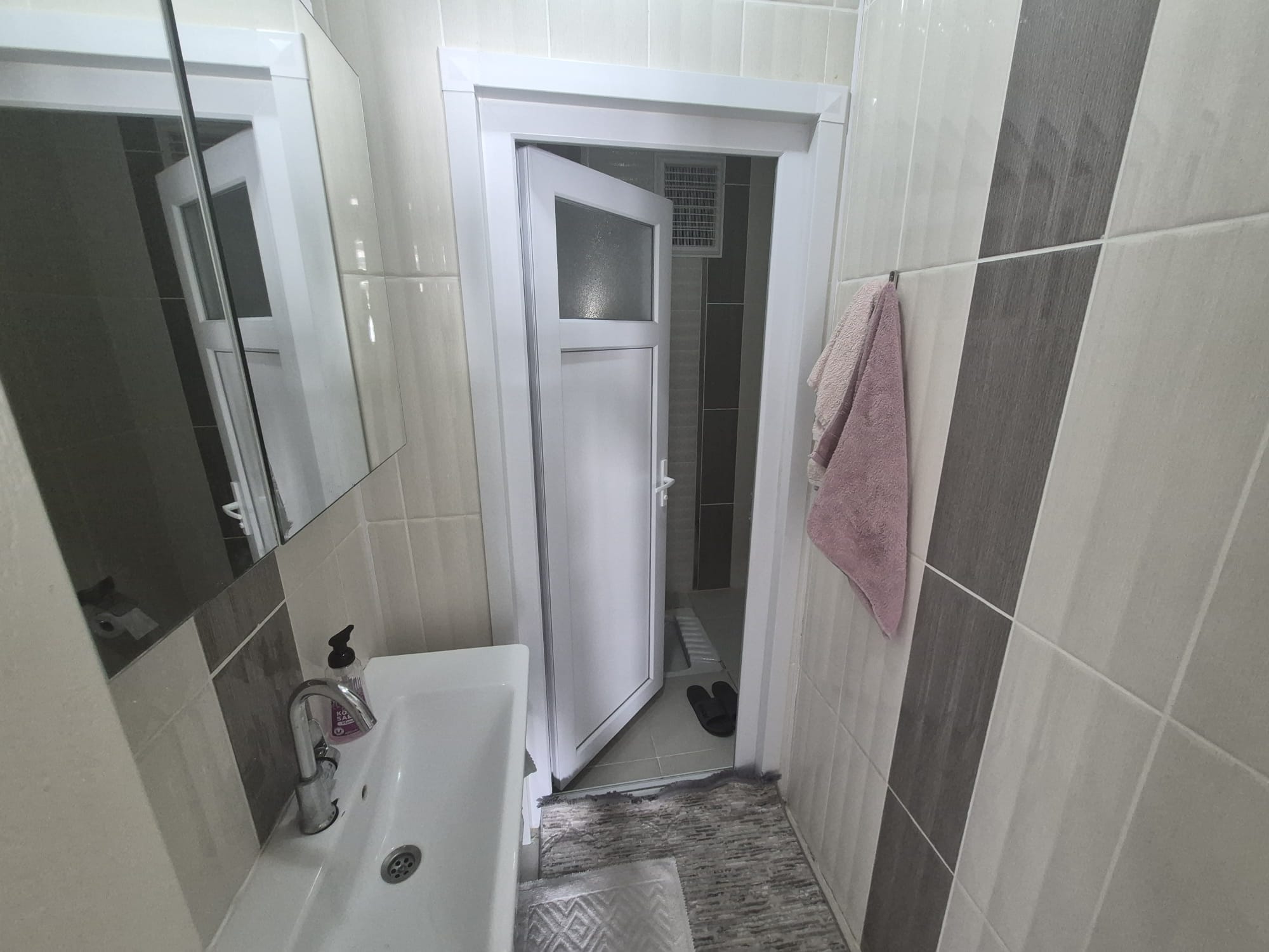 ÇELTEK MAHALLESİNDE 2+1 BİREYSEL GARAJLI FIRSAT DAİRE
