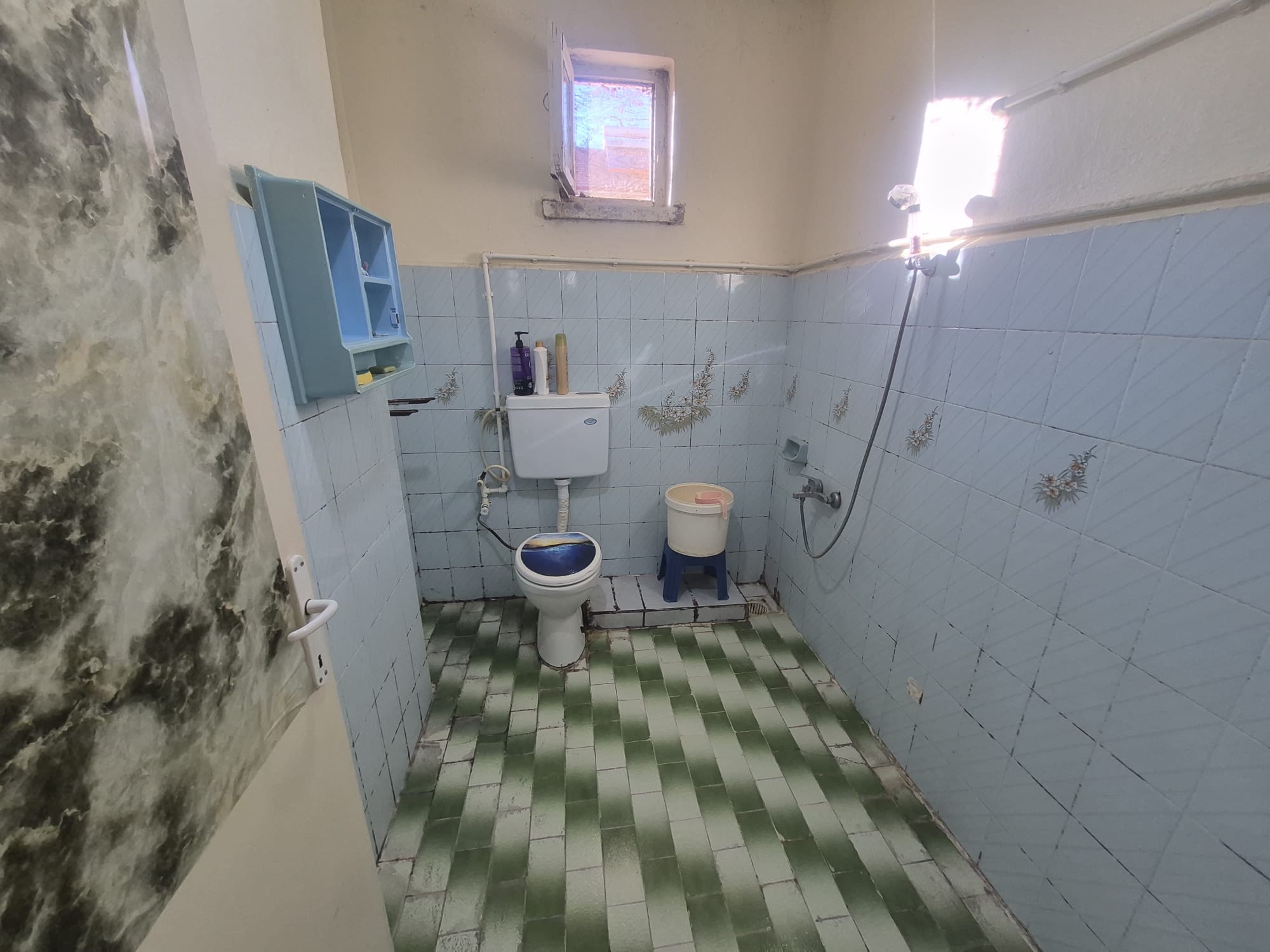 AHMET YESEVİ MAHALLESİNDE ERZAFER SİTESİ 2+1 SATILIK DAİRE