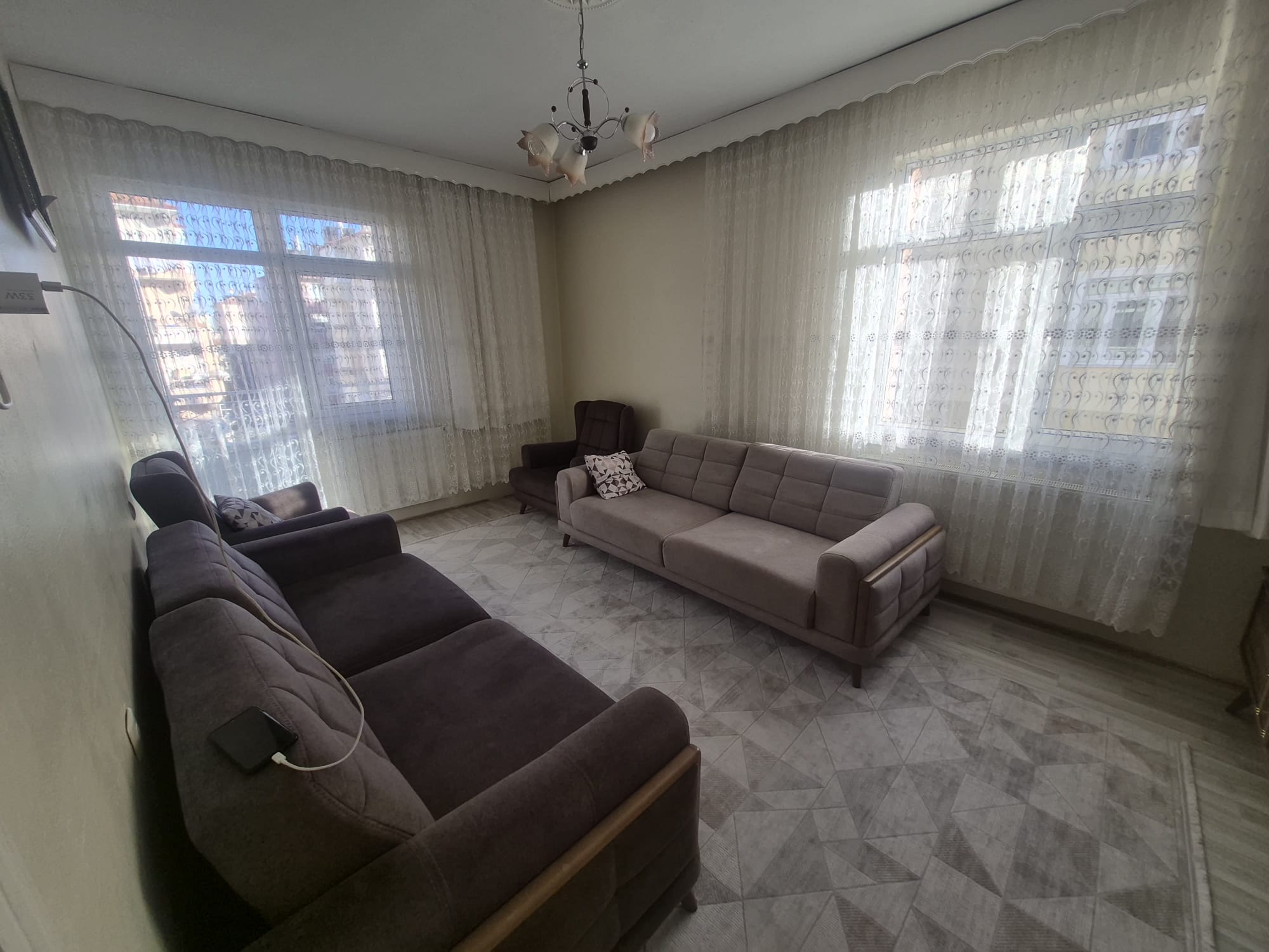 AHMET YESEVİ MAHALLESİNDE ERZAFER SİTESİ 2+1 SATILIK DAİRE