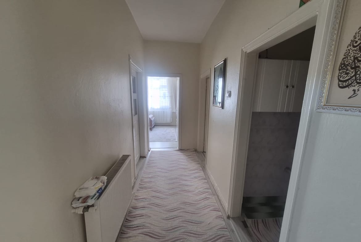 AHMET YESEVİ MAHALLESİNDE ERZAFER SİTESİ 2+1 SATILIK DAİRE