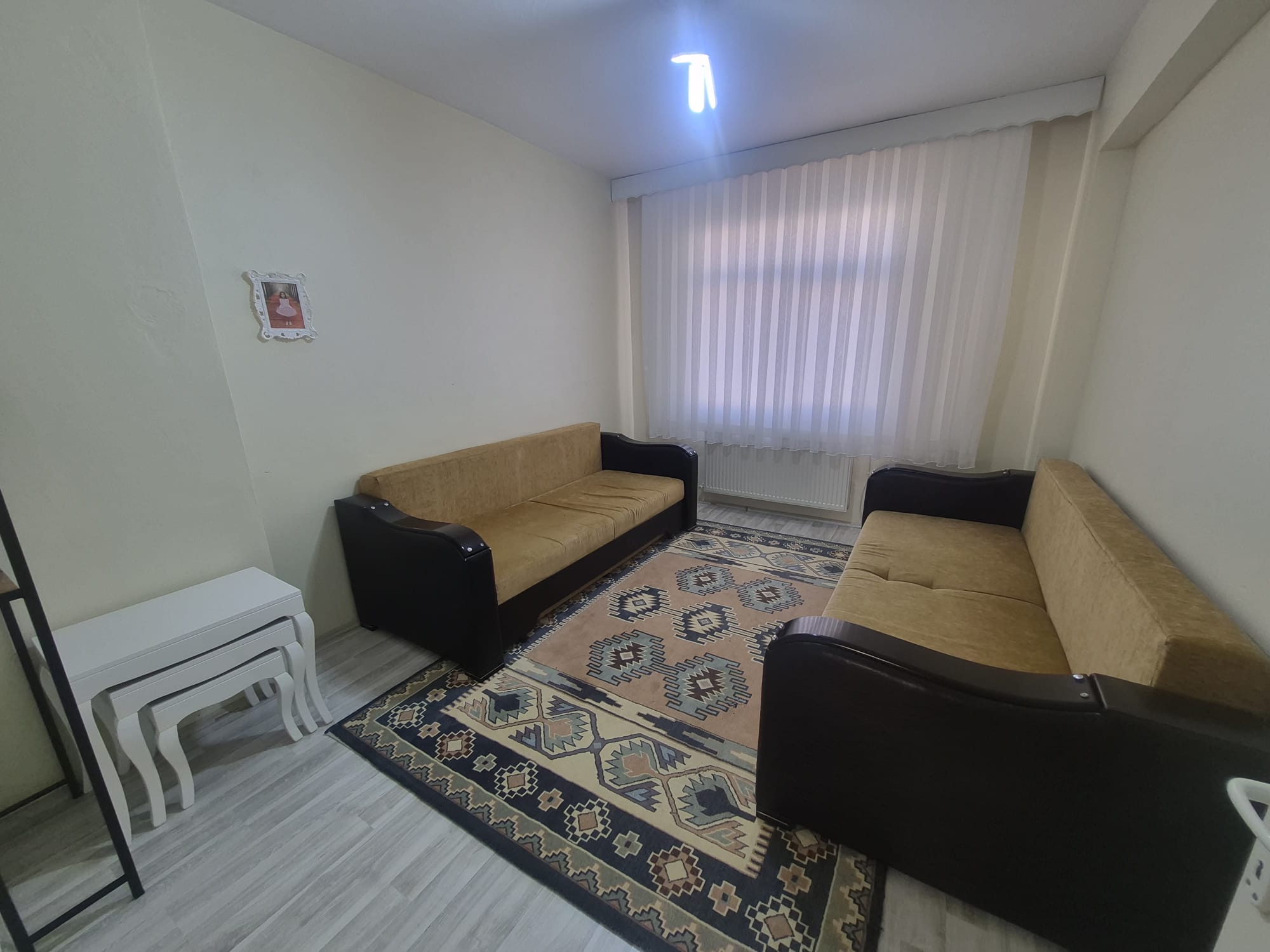 AHMET YESEVİ MAHALLESİNDE ERZAFER SİTESİ 2+1 SATILIK DAİRE