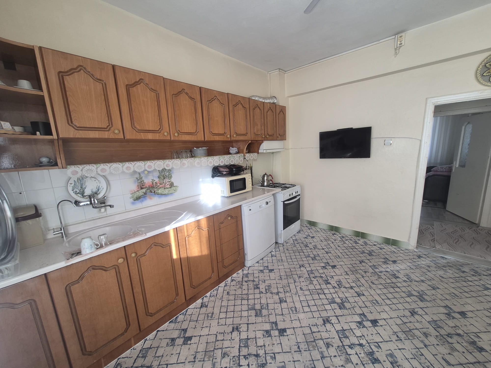 AHMET YESEVİ MAHALLESİNDE ERZAFER SİTESİ 2+1 SATILIK DAİRE