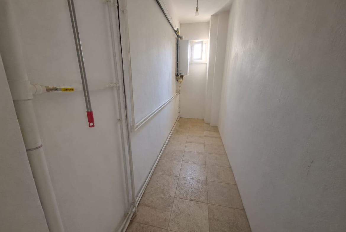 AHMET YESEVİ MAHALLESİNDE ERZAFER SİTESİ 2+1 SATILIK DAİRE