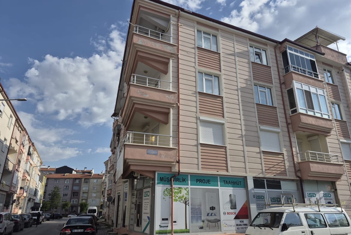 CEDİT MAHALLESİNDE SATILIK 3+1 DAİRE