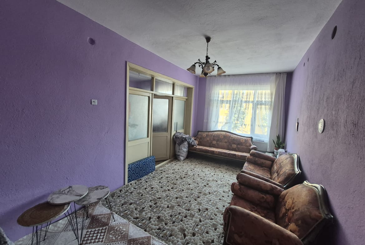 SEKİ ÇEŞME MAHALLESİ 3+1 ODALI 150M2 ARA KAT SATILIK DAİRE