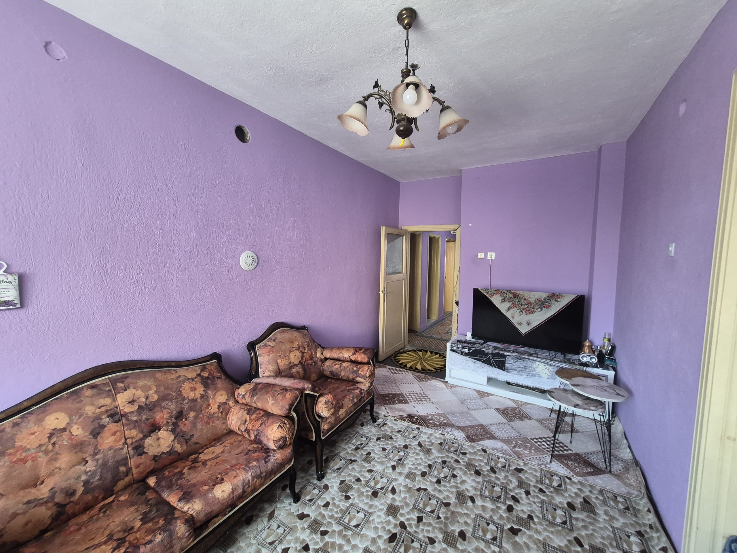 SEKİ ÇEŞME MAHALLESİ 3+1 ODALI 150M2 ARA KAT SATILIK DAİRE