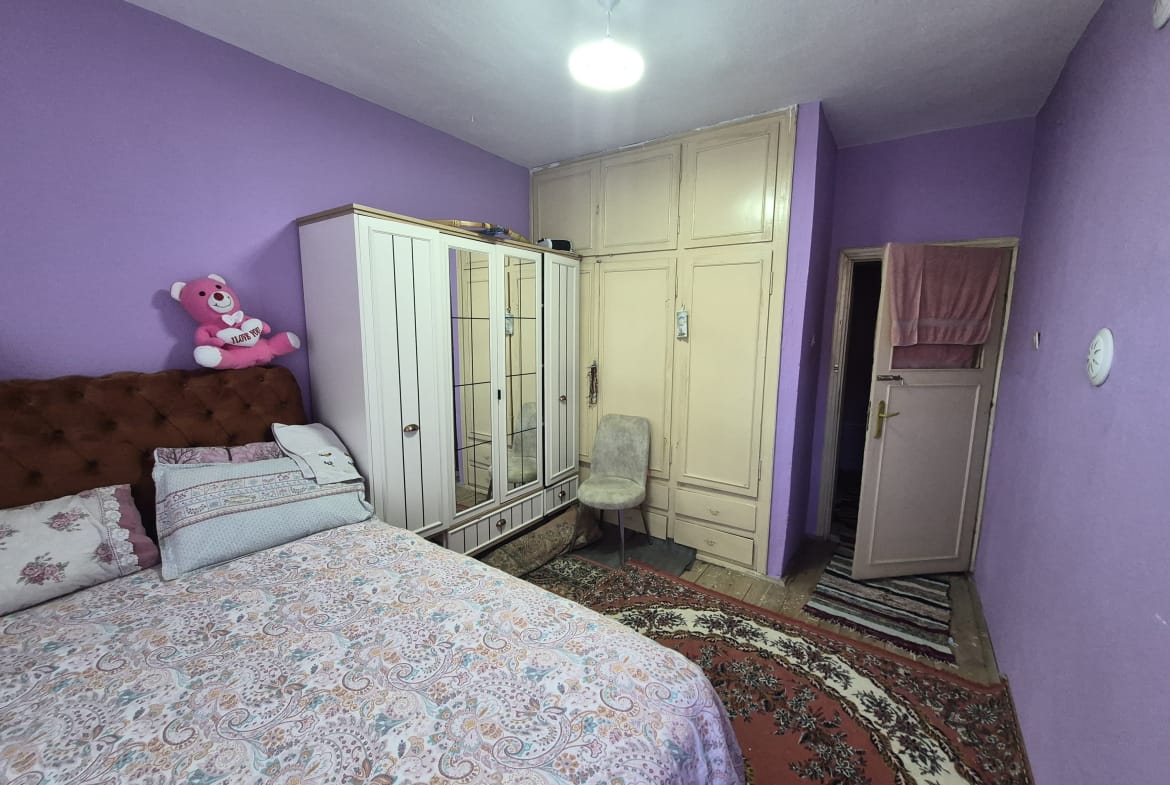 SEKİ ÇEŞME MAHALLESİ 3+1 ODALI 150M2 ARA KAT SATILIK DAİRE