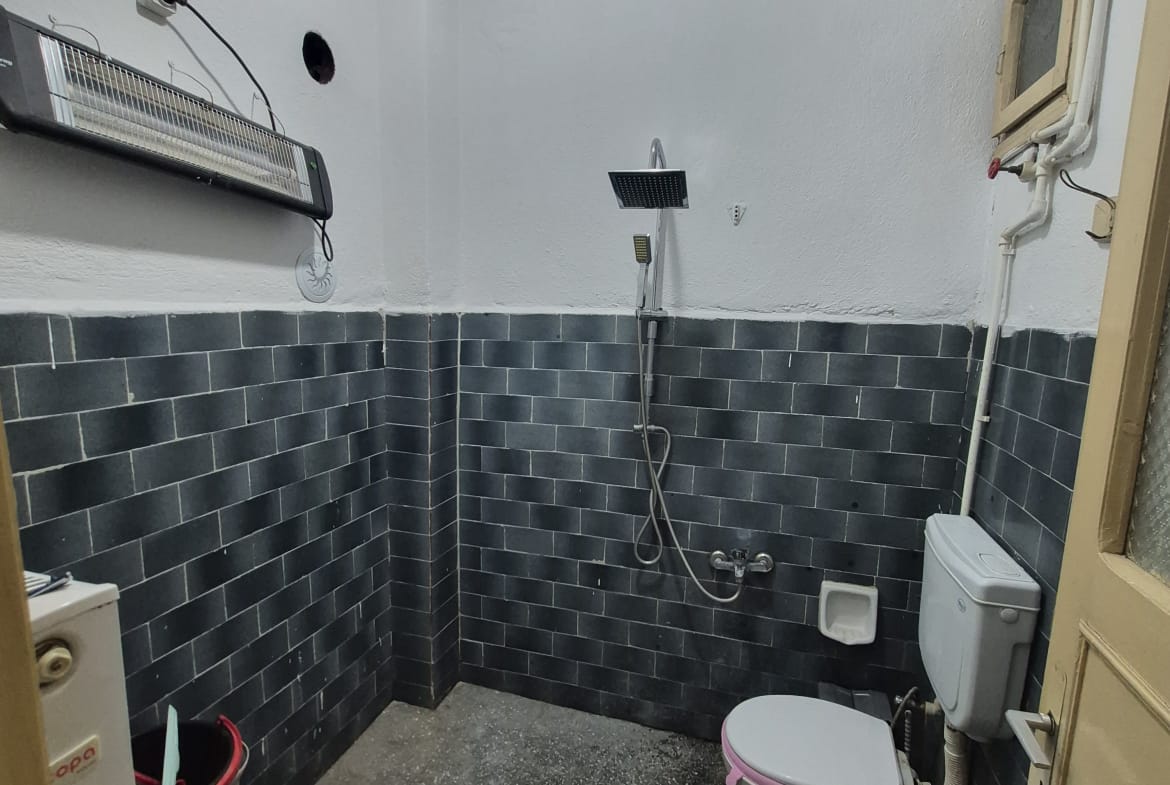 SEKİ ÇEŞME MAHALLESİ 3+1 ODALI 150M2 ARA KAT SATILIK DAİRE