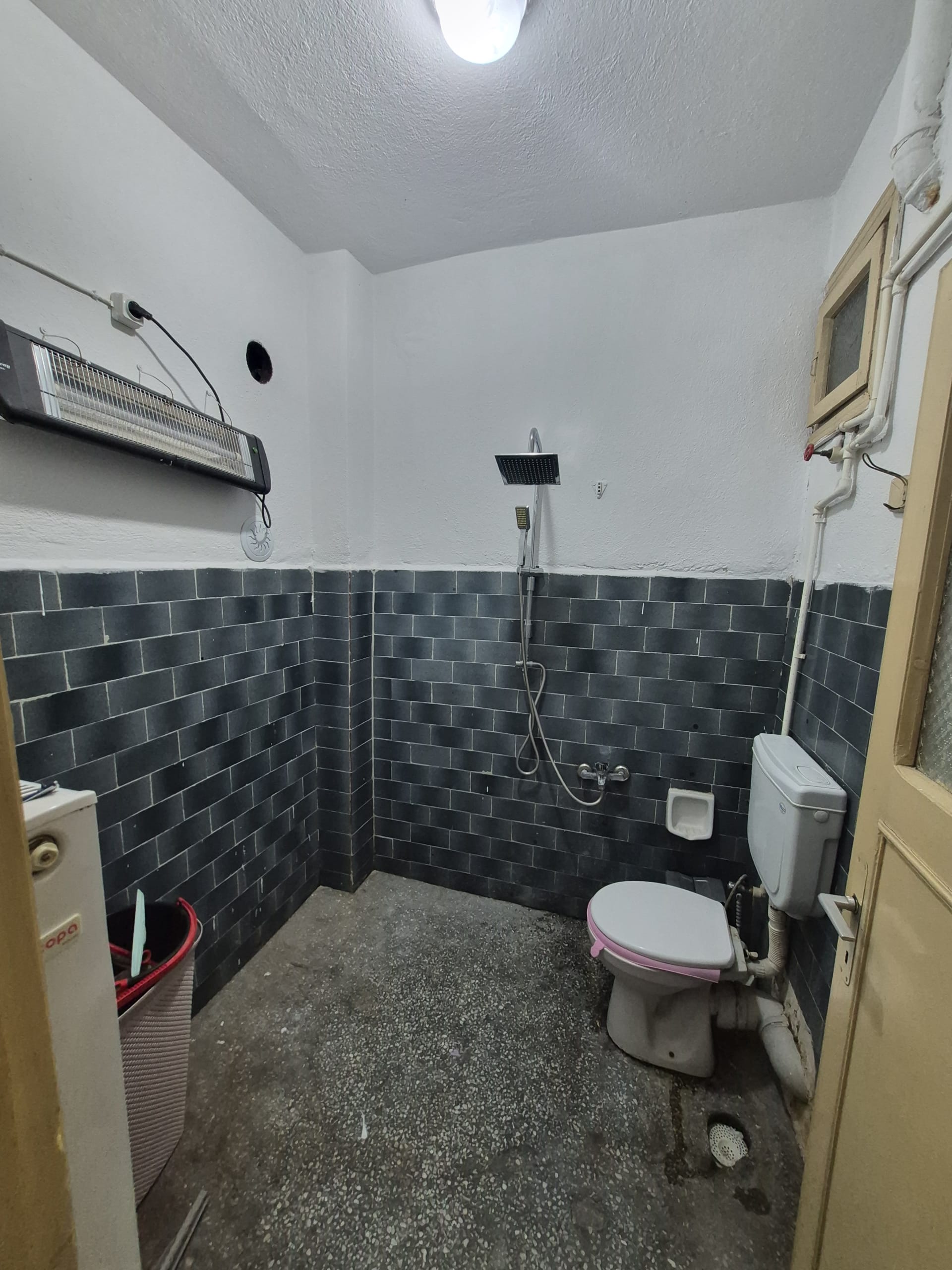 SEKİ ÇEŞME MAHALLESİ 3+1 ODALI 150M2 ARA KAT SATILIK DAİRE