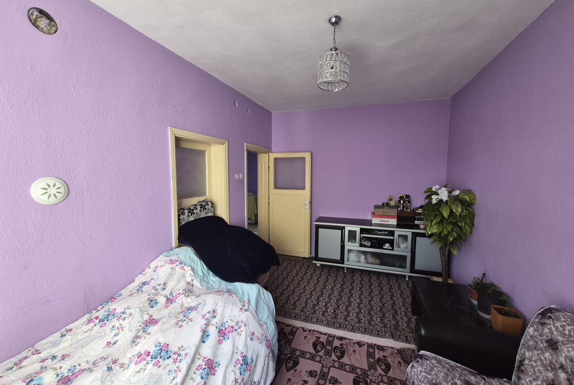 SEKİ ÇEŞME MAHALLESİ 3+1 ODALI 150M2 ARA KAT SATILIK DAİRE