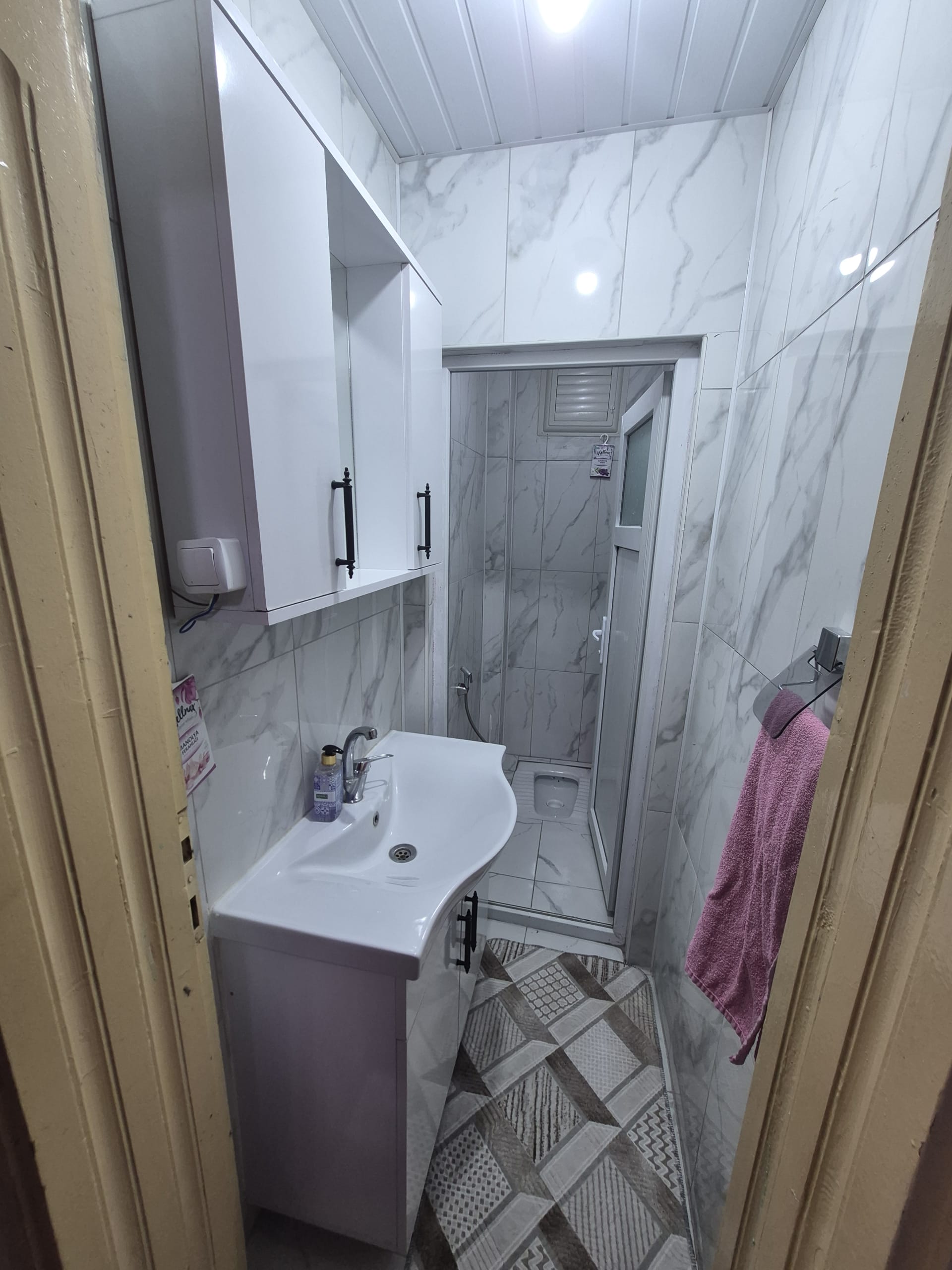 SEKİ ÇEŞME MAHALLESİ 3+1 ODALI 150M2 ARA KAT SATILIK DAİRE