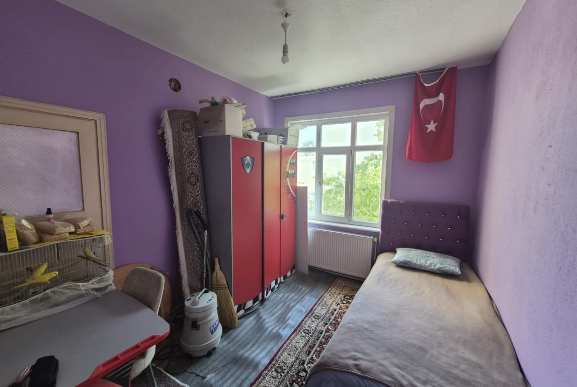 SEKİ ÇEŞME MAHALLESİ 3+1 ODALI 150M2 ARA KAT SATILIK DAİRE